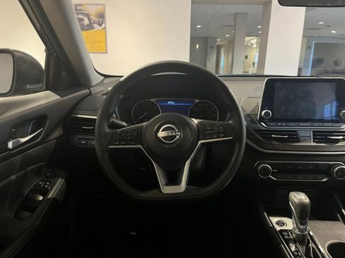 Used 2025 Nissan Altima 2.5 SV image 28