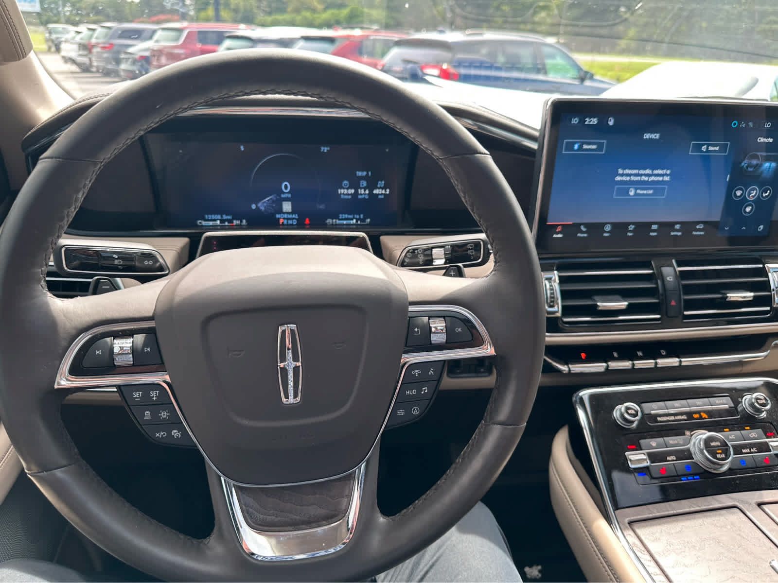 Used 2024 Lincoln Navigator Reserve AWD/4WD image 20