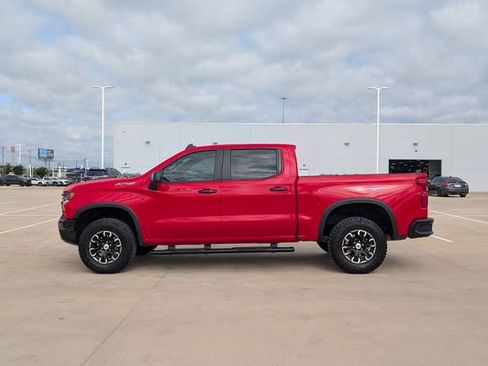 Used 2023 Chevrolet Silverado 1500 ZR2 w/ Technology Package AWD/4WD image 3