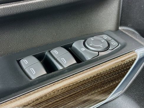 Used 2023 Chevrolet Silverado 2500 LT AWD/4WD image 18