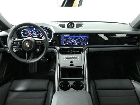 New 2025 Porsche Panamera 4 image 18