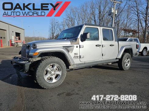 Used 2021 Jeep Gladiator Sport image 1