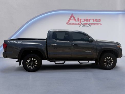 Used 2018 Toyota Tacoma TRD Off-Road w/ Technology Package AWD/4WD image 6