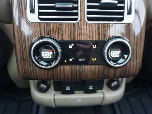Used 2019 Land Rover Range Rover HSE image 16