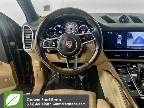 Used 2020 Porsche Cayenne AWD/4WD image 24