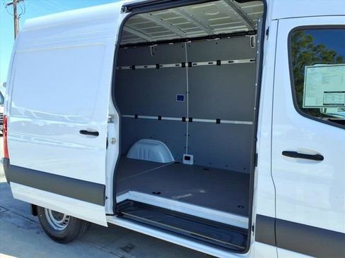 New 2025 Mercedes-Benz Sprinter 2500 image 21