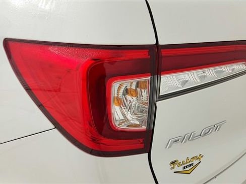 Used 2022 Honda Pilot EX-L image 11