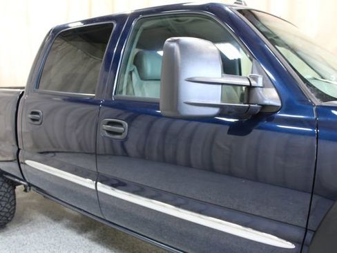 Used 2005 GMC Sierra 2500 SLT w/ Heavy-Duty Power Package image 10