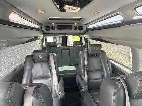 Used 2019 Chevrolet Express 2500 Extended w/ Enhanced Convenience Package RWD image 26