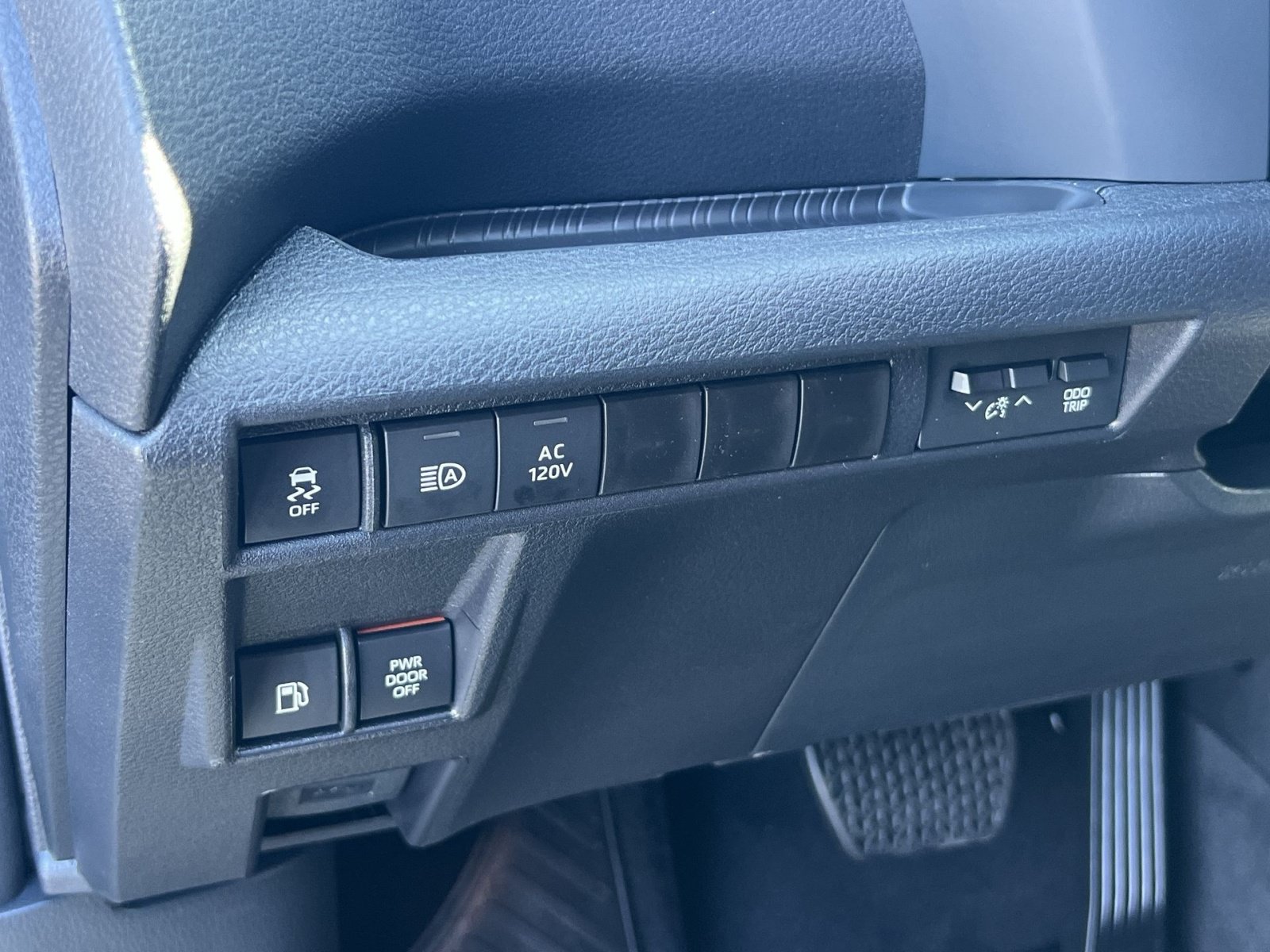New 2026 Toyota Sienna XLE Woodland Edition AWD/4WD image 23