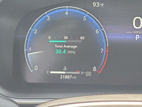 Used 2026 Toyota Corolla Cross XLE FWD image 22