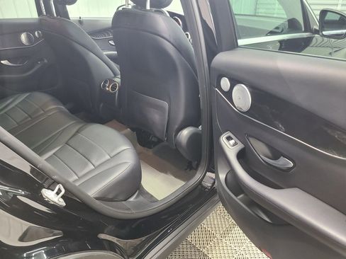 Used 2018 Mercedes-Benz GLC 300 4MATIC image 39