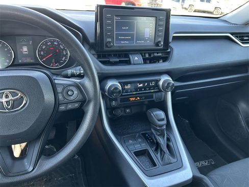 Used 2019 Toyota RAV4 XLE image 18