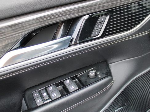 Used 2022 Jeep Wagoneer Series III w/ Premium Group I image 22