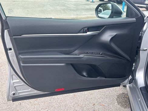 Used 2024 Toyota Camry SE image 34