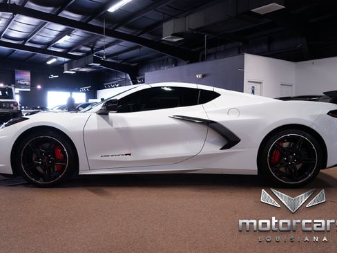 Used 2022 Chevrolet Corvette Stingray Premium Cpe w/ Z51 Performance Package RWD image 4