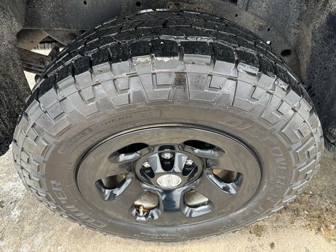 Used 2019 Nissan Titan S image 18