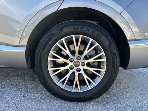 Used 2024 Genesis GV80 2.5T image 8