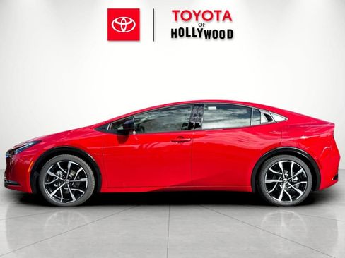 New 2026 Toyota Prius Plug-In Hybrid FWD image 9