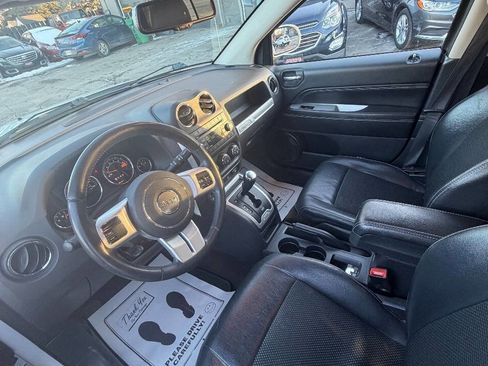 Used 2016 Jeep Compass Latitude image 21