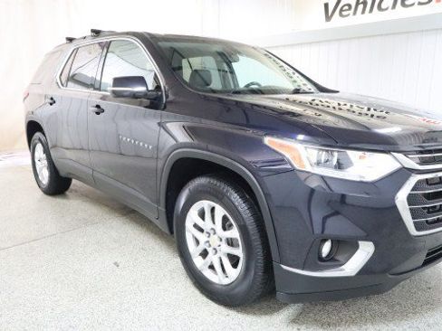 Used 2020 Chevrolet Traverse LT w/ LPO, Floor Liner Package FWD image 5