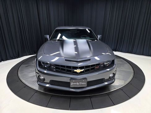 Used 2010 Chevrolet Camaro SS w/ RS Package RWD image 8