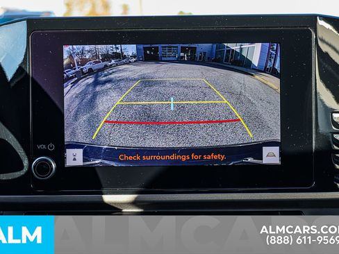 Used 2025 Toyota Camry LE image 33