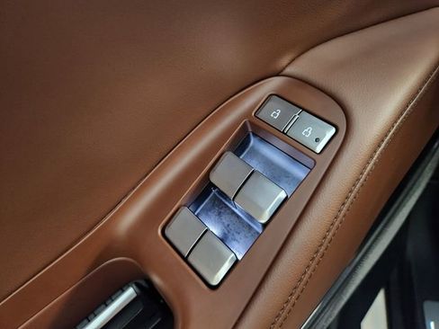 Used 2025 Lincoln Navigator Reserve image 23