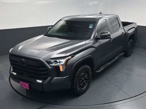 Used 2025 Toyota Tundra SR5 AWD/4WD image 15
