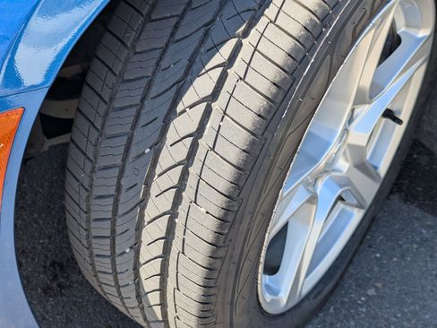 Used 2018 Chevrolet Camaro LT RWD image 39