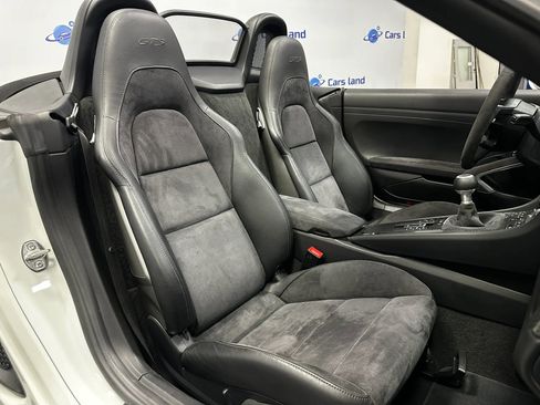 Used 2018 Porsche 718 Boxster GTS RWD image 19