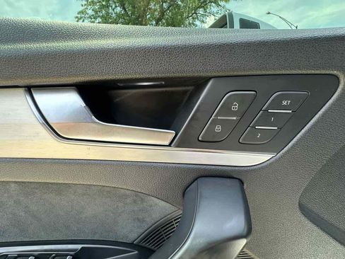 Used 2018 Audi SQ5 Prestige AWD/4WD image 29