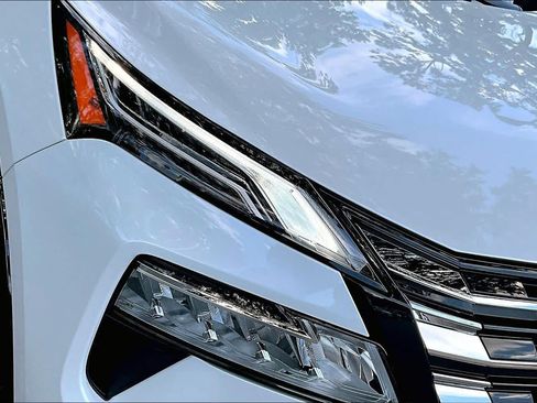 Used 2024 Nissan Rogue Platinum w/ Platinum Premium Package FWD image 28