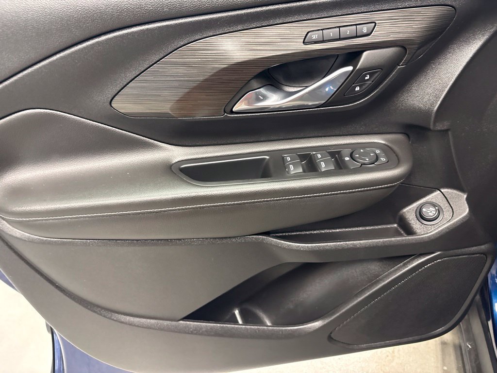 Used 2022 GMC Terrain SLT w/ LPO, Floor Liner Package FWD image 16