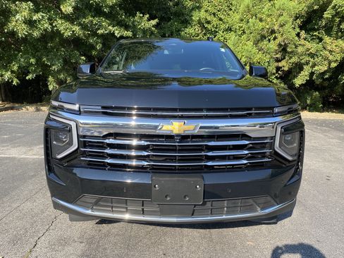 Used 2025 Chevrolet Tahoe LT AWD/4WD image 3