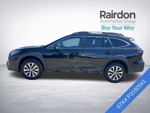 Used 2023 Subaru Outback Premium AWD/4WD image 4