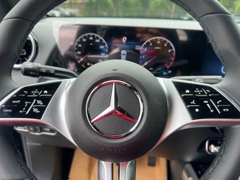 New 2026 Mercedes-Benz GLB 250 4MATIC image 12