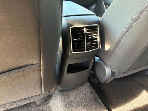 Used 2025 Kia Sportage LX image 21