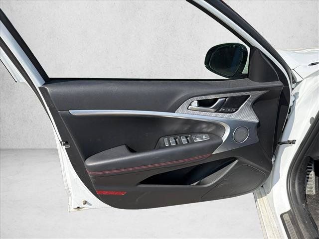 Used 2023 Genesis G70 2.0T w/ Sport Prestige Package RWD image 9