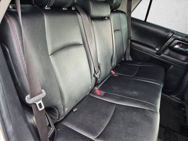 Used 2022 Toyota 4Runner TRD Off-Road Premium AWD/4WD image 18