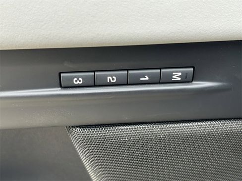 Used 2024 Land Rover Range Rover Evoque Dynamic SE image 27