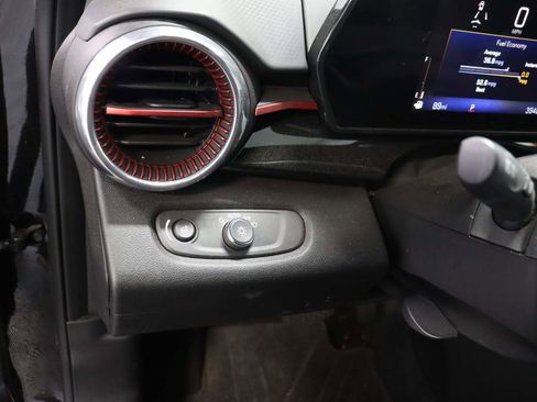 Certified 2024 Chevrolet Trax RS w/ Sunroof Package image 13