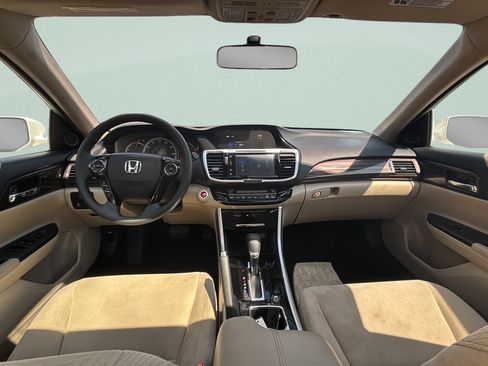 Used 2016 Honda Accord EX image 11