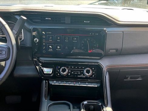 Used 2025 GMC Sierra 2500 AT4 w/ AT4 Premium Plus Package image 10