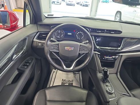 Used 2020 Cadillac XT6 Premium Luxury AWD/4WD image 12