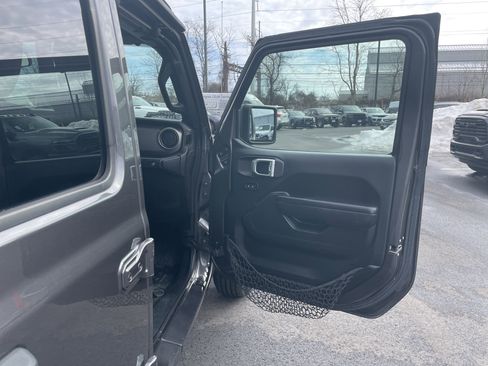 Used 2018 Jeep Wrangler Unlimited Sport S image 9