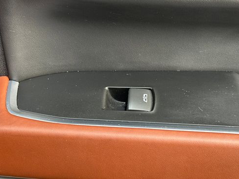 Used 2025 GMC Sierra 2500 Denali Ultimate w/ Snow Plow Prep/Camper Package image 21