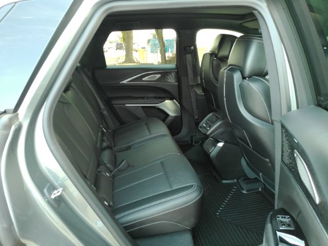 Used 2023 Cadillac Lyriq AWD image 27