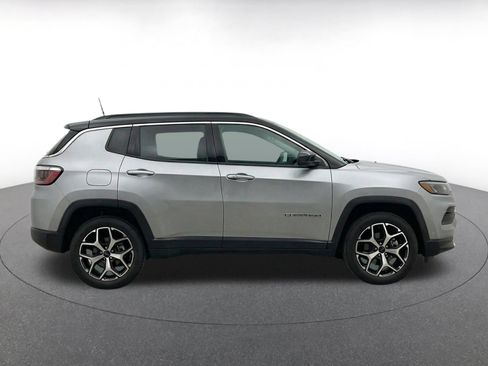 Used 2025 Jeep Compass Limited AWD/4WD image 11