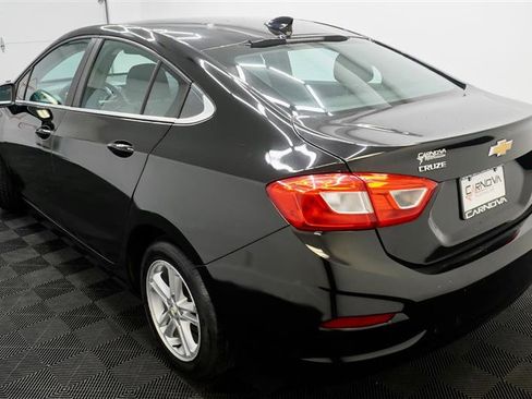 Used 2017 Chevrolet Cruze LT image 6
